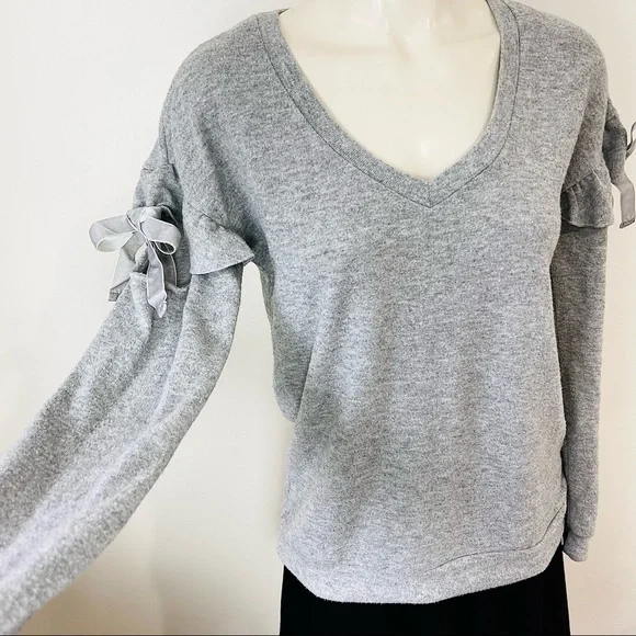 ALMOST FAMOUS 2 SWEATERS |set of 2 v-neck open arm fancy shoulder tie CR… - Picture 3 of 16